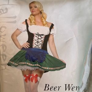 Beer wench German girl Halloween Oktoberfest costume
